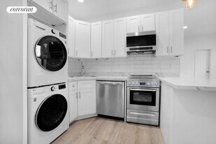 500 E 73rd St in New York, NY - Building Photo