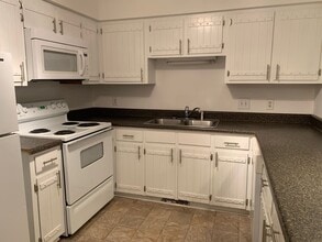 4800-4802 Edwards Mill Rd in Raleigh, NC - Building Photo - Building Photo