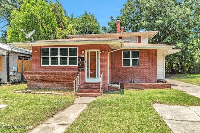 property at 1359 W 31st St