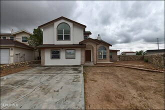 7958 Starry Night Dr in El Paso, TX - Building Photo - Building Photo