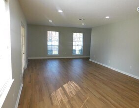 10402 Belfast Rd in La Porte, TX - Building Photo - Building Photo