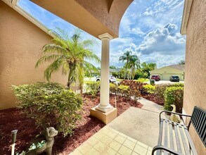 4336 Worthington Cir in Palm Harbor, FL - Building Photo - Building Photo