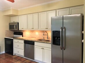 1297 NE 34th St in Oakland Park, FL - Building Photo - Building Photo