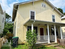 908 Anderson St in Charlottesville, VA - Building Photo