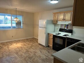 4702 S 700 E in Murray, UT - Building Photo - Building Photo