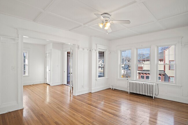 704 Washington St, Unit 2E in Boston, MA - Building Photo - Building Photo