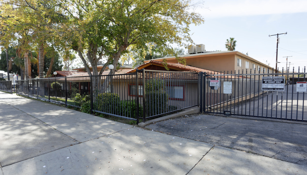 Sepulveda Palms Apartments in San Bernardino, CA - Building Photo