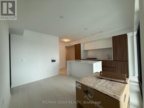 1-401 Hillsdale Ave W in Toronto, ON - Building Photo - Building Photo