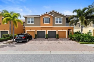 7847 Limestone Ln, Unit 12-106 in Sarasota, FL - Building Photo