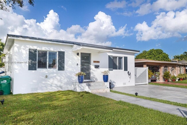 6445 SW 23rd St in Miami, FL - Building Photo - Building Photo