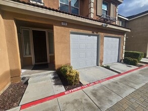 220 W Via Rua Flores in Ontario, CA - Building Photo - Building Photo