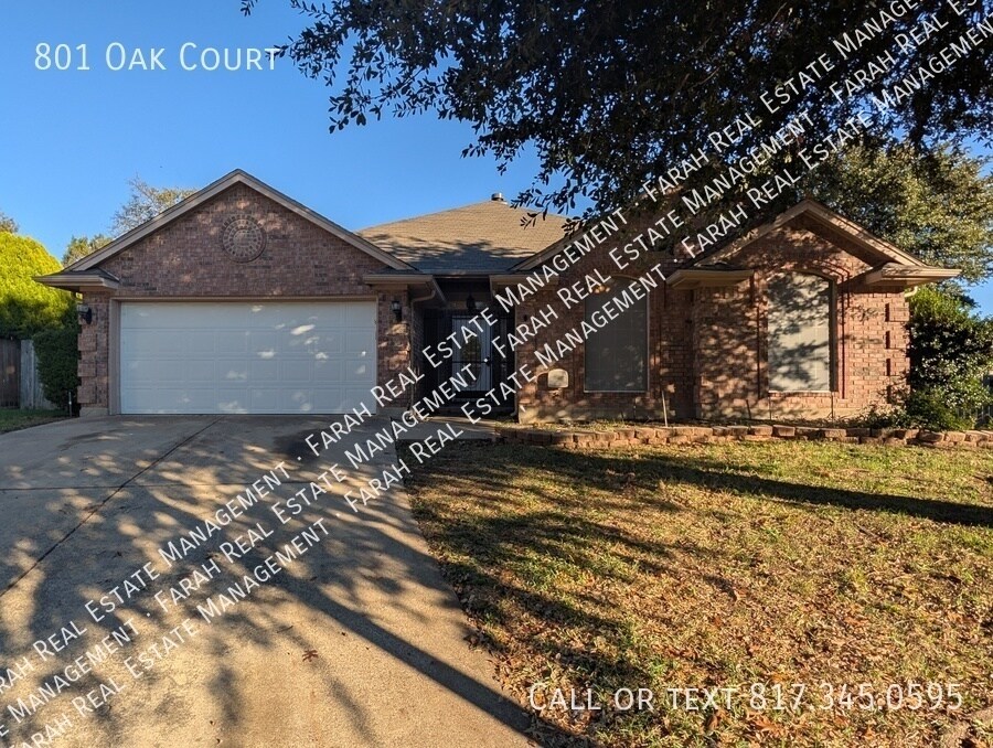 801 Oak Ct in Saginaw, TX - Building Photo