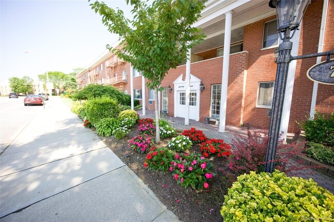 property at 77 S Park Ave