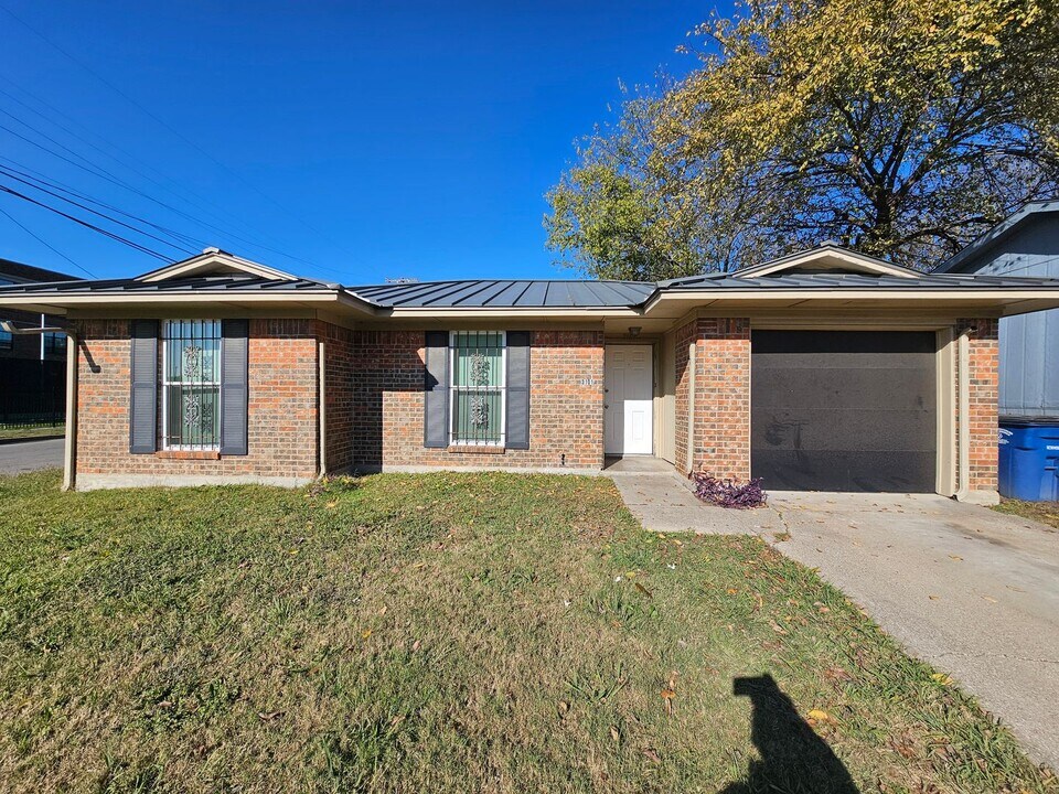 3101 Peabody Ave in Dallas, TX - Building Photo