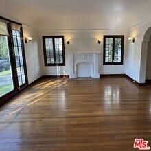 328 N Sycamore Ave in Los Angeles, CA - Building Photo - Building Photo