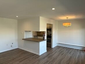 14 Hilltop Ter, Unit B in Highlands, NJ - Building Photo - Building Photo