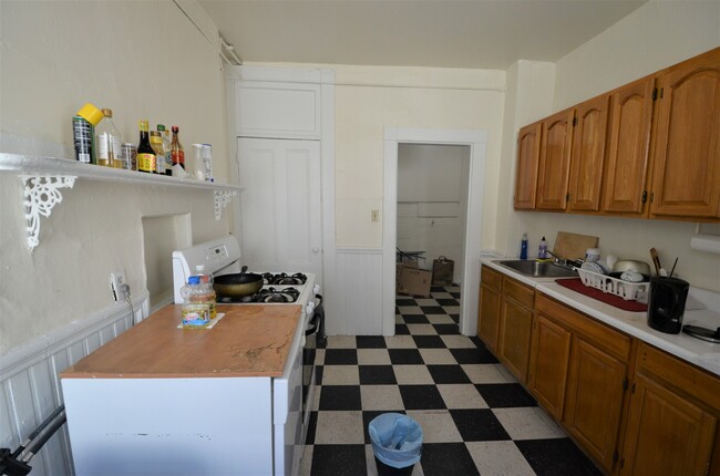 37 Brookline St, Unit 12T in Cambridge, MA - Building Photo - Building Photo