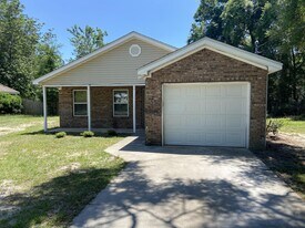 59 Concord Rd in Crawfordville, FL - Building Photo