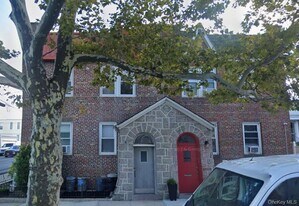 79-80-80 77th Rd in Queens, NY - Building Photo