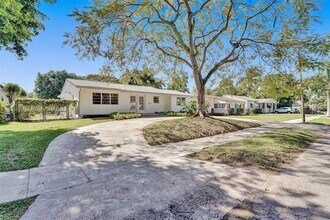 1318 Jackson St in Hollywood, FL - Building Photo - Building Photo