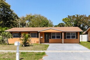 3835 Holiday Rd in Palm Beach Gardens, FL - Building Photo
