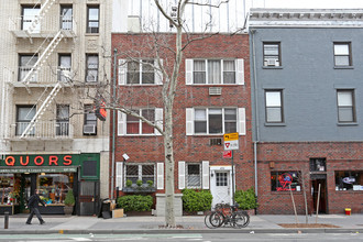 459 Hudson St in New York, NY - Building Photo - Building Photo