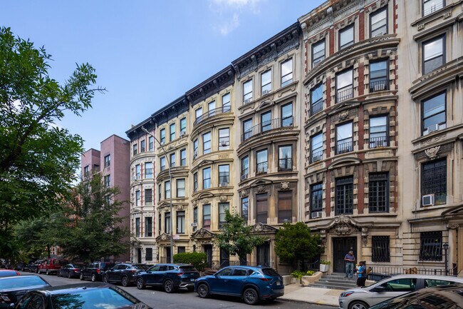 43 W 85th St