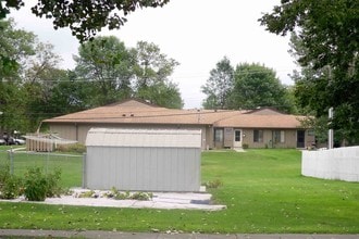 Casselton Manor in Casselton, ND - Foto de edificio - Building Photo