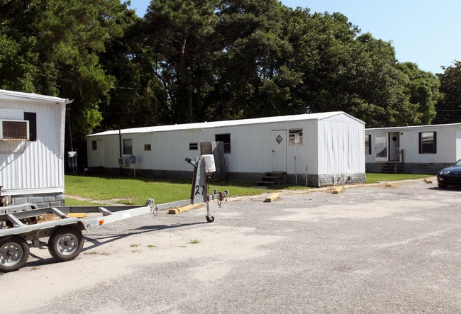 Garden Terrace in Southport, NC - Building Photo - Building Photo