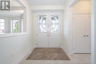 1 Bushwood Trl in Brampton, ON - Building Photo - Building Photo