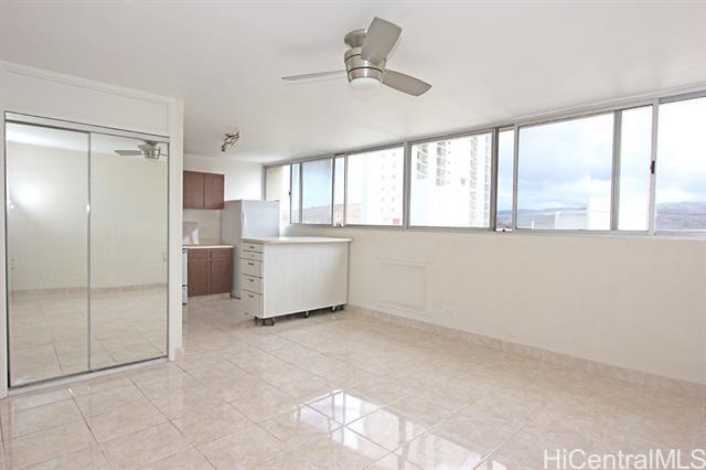 5180 Likini St in Honolulu, HI - Building Photo