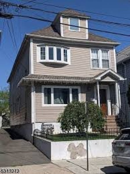 property at 712 Jackson Ave