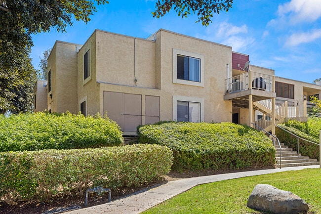 433 Autumn Dr in San Marcos, CA - Building Photo - Building Photo