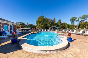 Oceanaire Apartments in Biloxi, MS - Building Photo