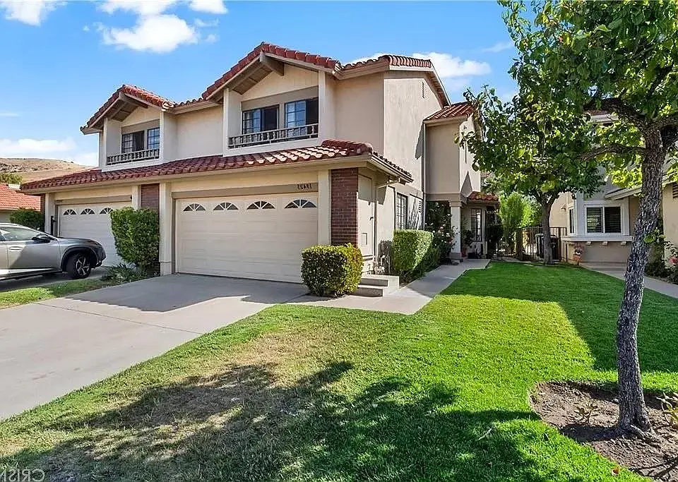 19423 Crystal Ridge Ln in Porter Ranch, CA - Building Photo