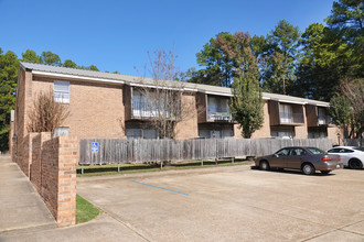 Parkchester Apartments in Pineville, LA - Foto de edificio - Building Photo