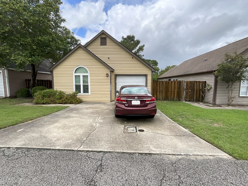 1204 Shipyard Blvd in Wilmington, NC - Building Photo