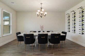 3825 Honey Grove Dr in Midlothian, TX - Foto de edificio - Building Photo