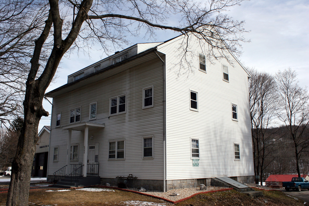 265 S Main St in Thomaston, CT - Building Photo