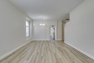 916 Autumn Royal Ln in Las Vegas, NV - Building Photo - Building Photo