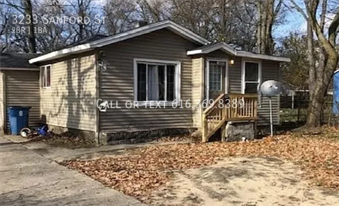 3233 Sanford St in Muskegon Heights, MI - Building Photo