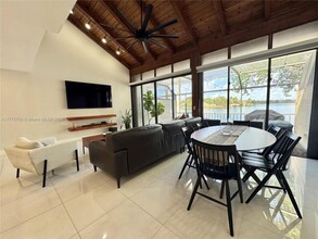 1490 NW 113th Way in Pembroke Pines, FL - Building Photo - Building Photo