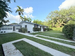 325 NE 131st St in North Miami, FL - Building Photo - Building Photo