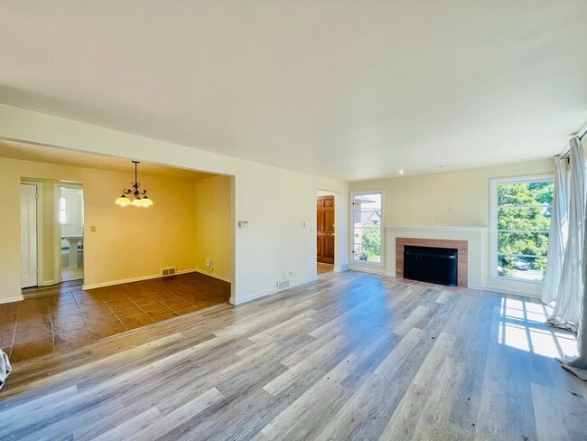 3233 Conkling Pl W in Seattle, WA - Building Photo - Building Photo