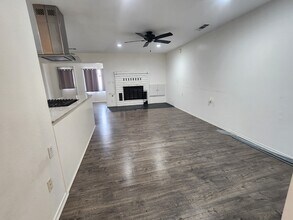 678 W Henderson Ave in Porterville, CA - Building Photo - Building Photo