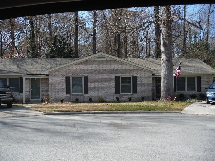 110 Maplewood Ct in Greenville, NC - Building Photo