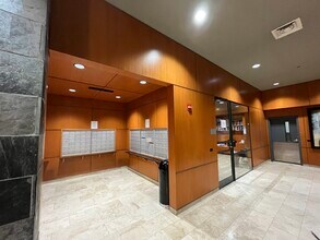 208 W Washington St in Chicago, IL - Building Photo - Building Photo