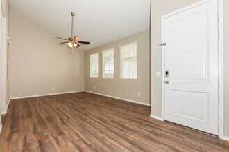 1758 S Chatsworth in Mesa, AZ - Foto de edificio - Building Photo