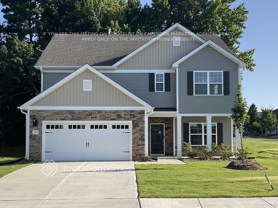102 Wilderness Ct in Mebane, NC - Building Photo