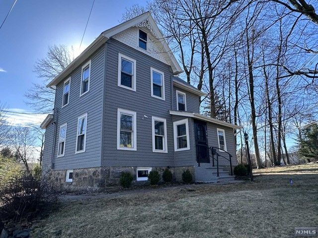 191 West St in Closter, NJ - Foto de edificio - Building Photo